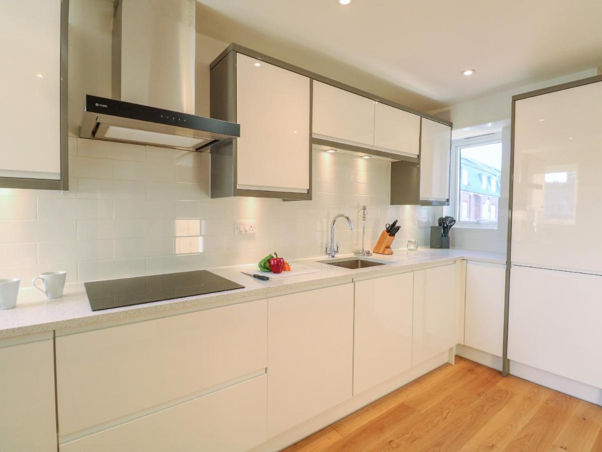 Harbourside Haven Apartment 3 韦茅斯 外观 照片