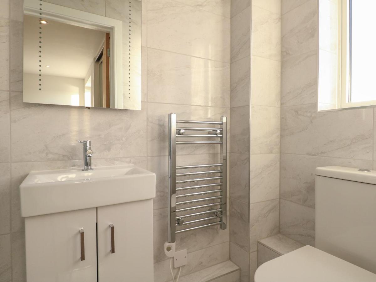 Harbourside Haven Apartment 3 韦茅斯 外观 照片